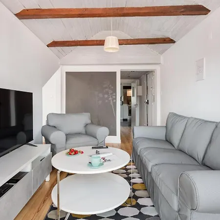 Apartmán Joivy Stylish 2-bed Apt With Balcony In Lapa, 5mins To National Museum Of Ancient Art