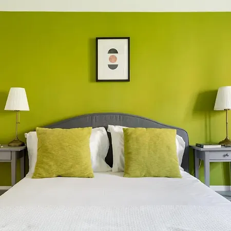 Joivy Stylish 2-bed Apt With Balcony In Lapa, 5mins To National Museum Of Ancient Art Apartmán Lisboa