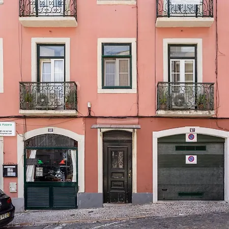Joivy Stylish 2-bed Apt With Balcony In Lapa, 5mins To National Museum Of Ancient Art Apartmán