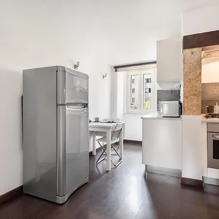 Apartman Joivy Stylish 2-bed Apt With Balcony In Lapa, 5mins To National Museum Of Ancient Art