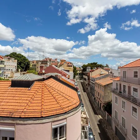 Joivy Stylish 2-bed Apt With Balcony In Lapa, 5mins To National Museum Of Ancient Art * Lisboa