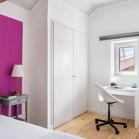 Joivy Stylish 2-bed Apt With Balcony In Lapa, 5mins To National Museum Of Ancient Art Lisboa